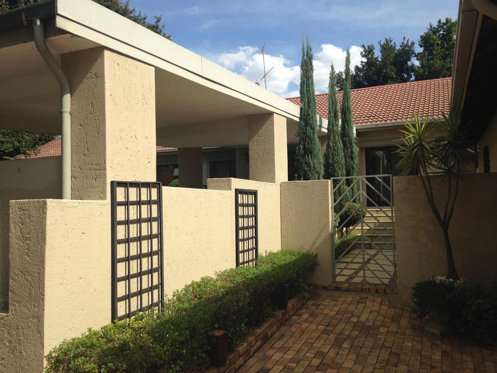 A Hundred Thousand Welcomes B&B Sandton Exterior photo